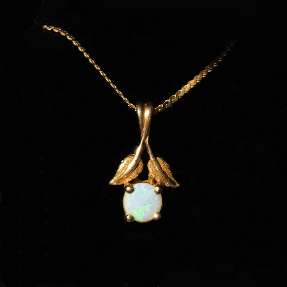 14k Gold Opal Pendant Necklace - Picture 1 of 2